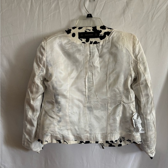 ZARA BASICBlack and White Floral Jacket - Picture 7 of 7